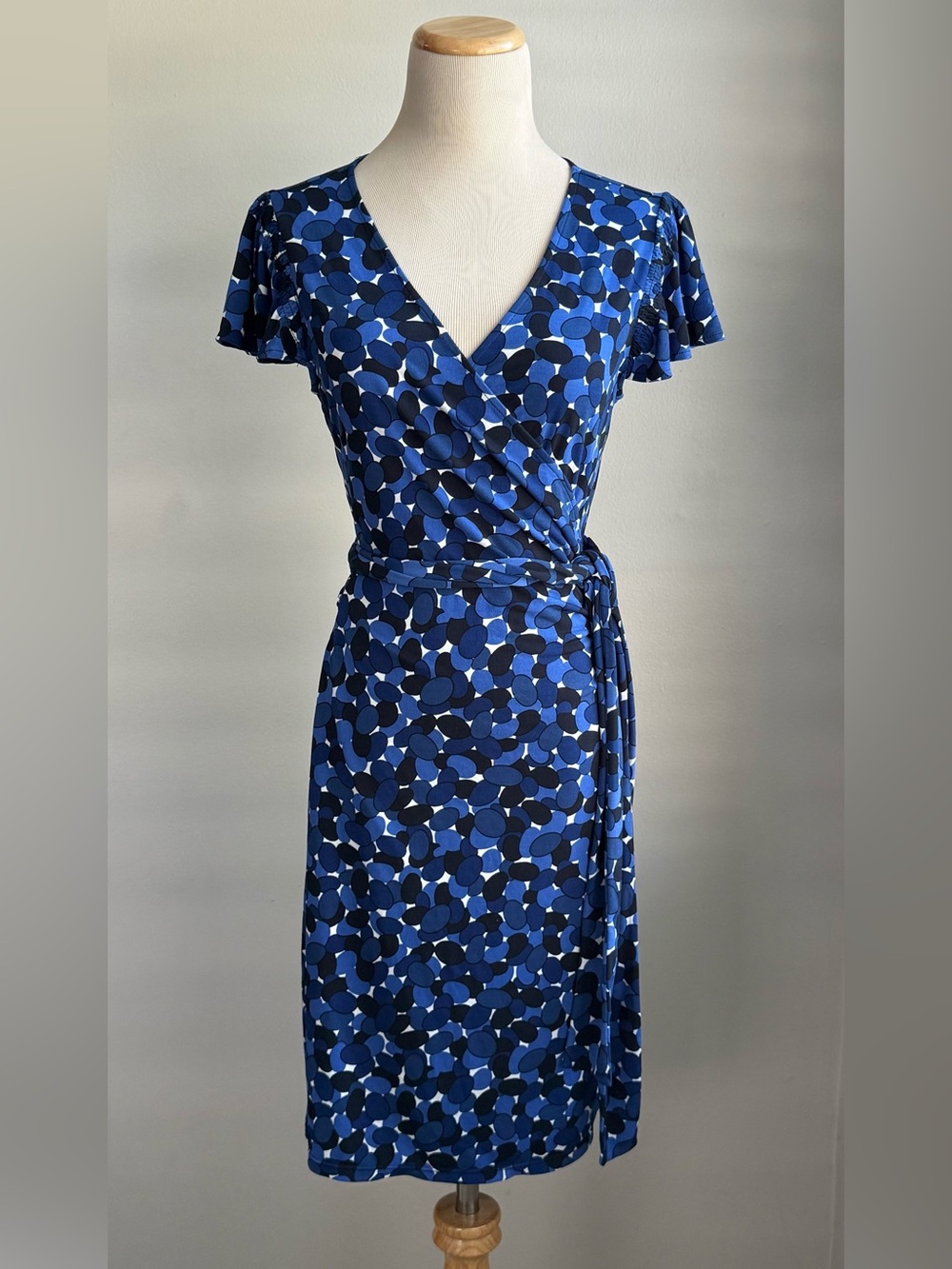 Ann Taylor Blue White Circle Print Classic WRAP Cap Sleeve Stretch Dress Size 8